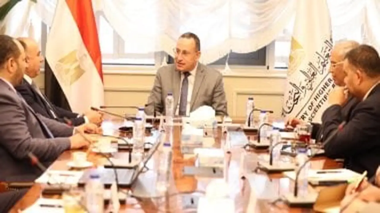 وزير التعليم العالي يبحث مع جهاز مستقبل مصر شراكة واسعة للجامعات المصرية